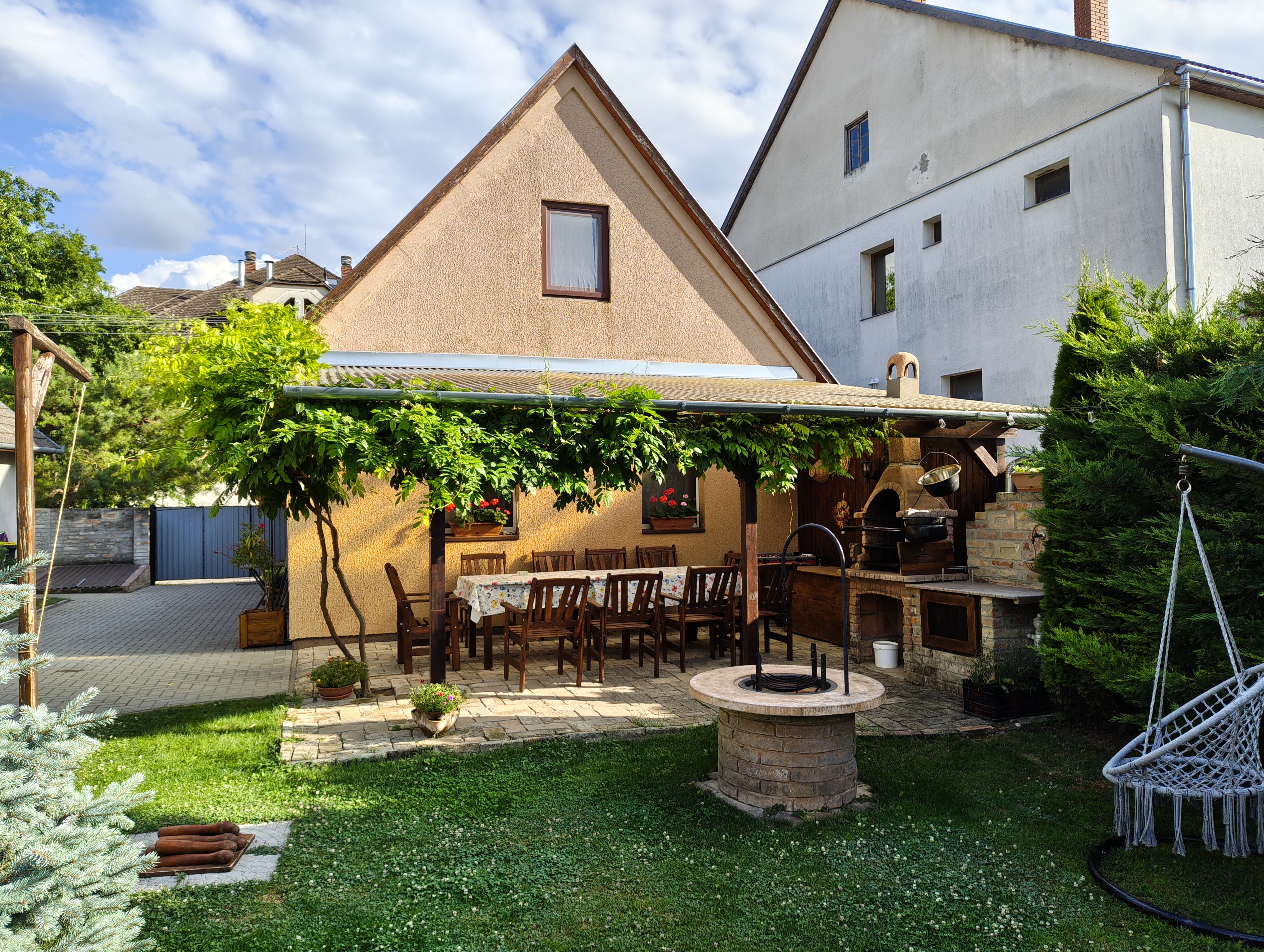 Hosszú távú bérlés — Tolna-Mözsi Apartman