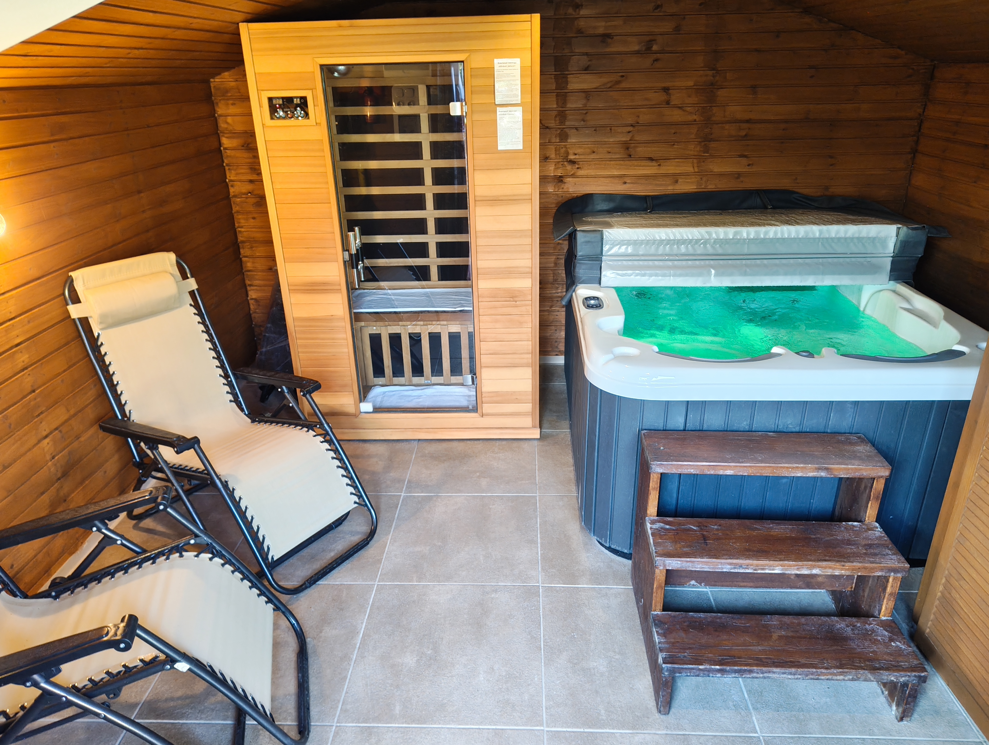 Szauna, Jakuzzi — szállás Tolna megyében